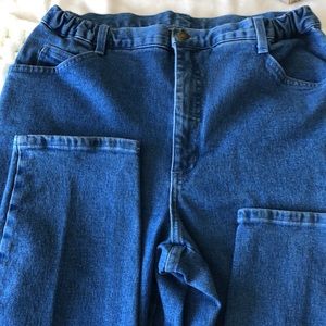 Vintage Delta Burke Collection, size 16WP, women’s jeans.‎ Straight leg. EUC